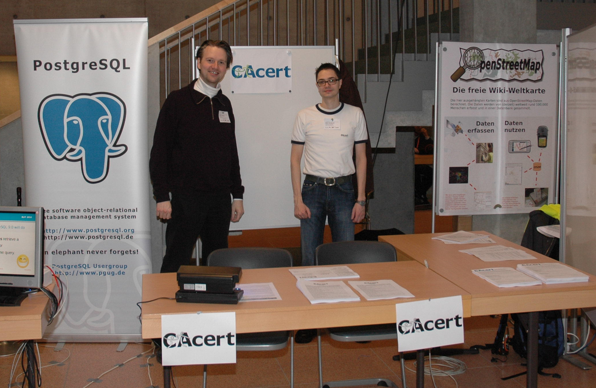 Der CAcert-Stand im "Rahmen" befreundeter Projekte. Foto: Andreas Scherbaum